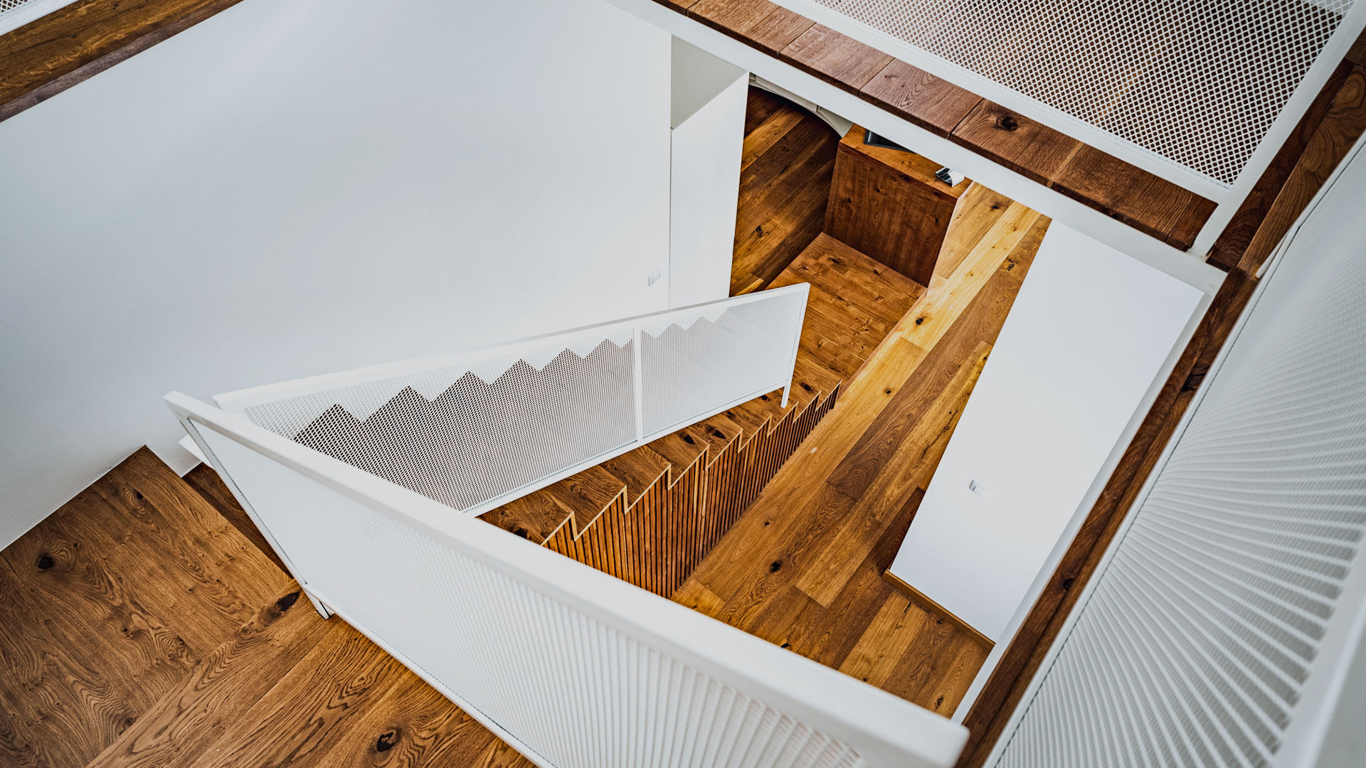 schodisko-interier-apartmanu